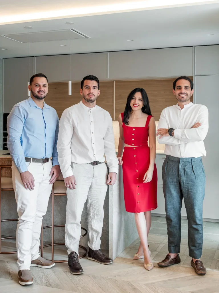 Equipo de arquitectos de Homes Real Estate